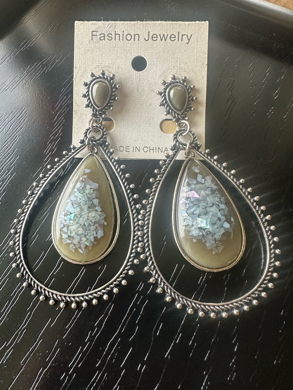 Boho-Style Olive Teardrop Dangle Earrings with Iridescent Flakes ~ NWT